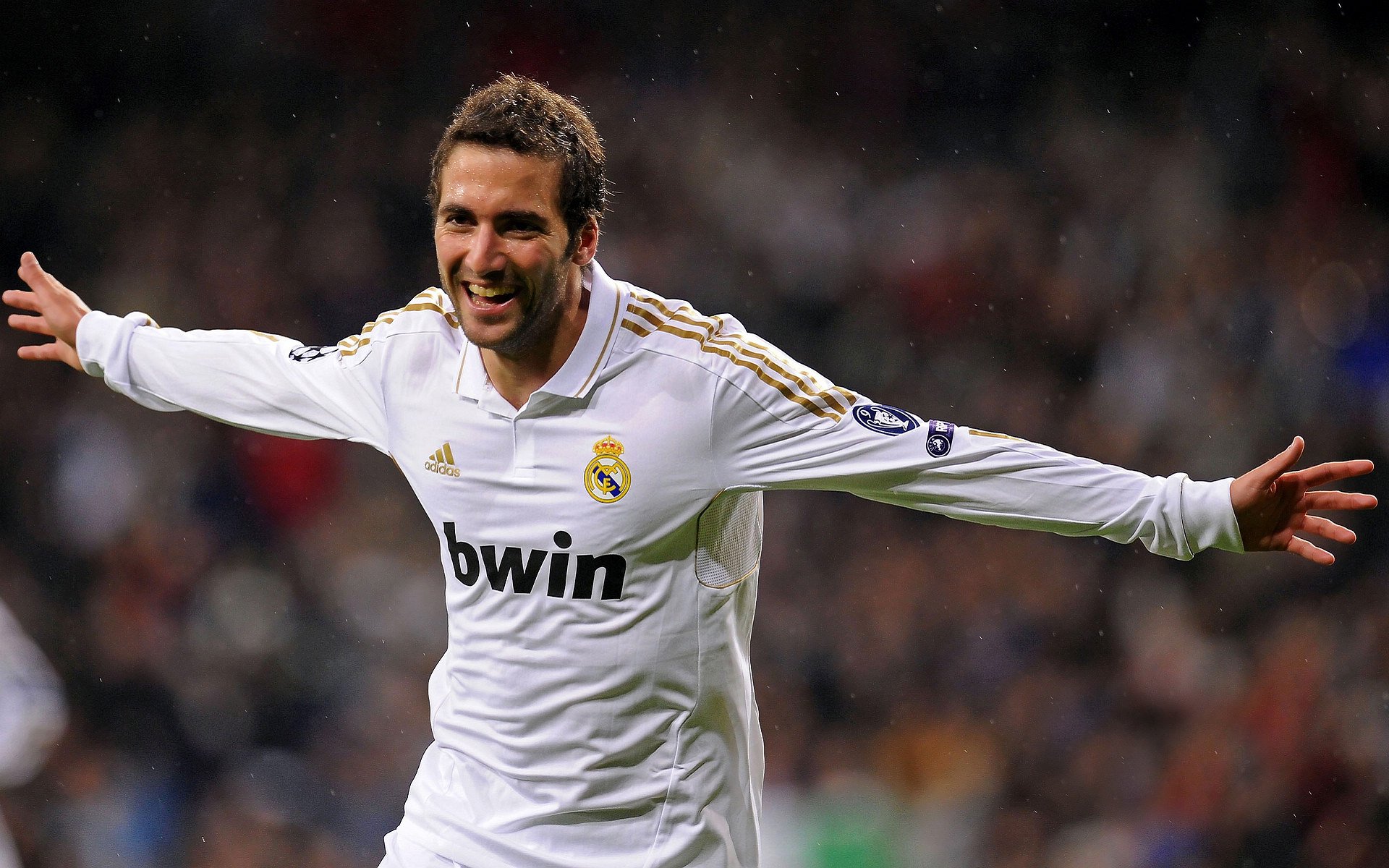 恩德里克在对阵墨西哥的热身赛中打入制胜球,展现潜力,恩里克执教西班牙战绩