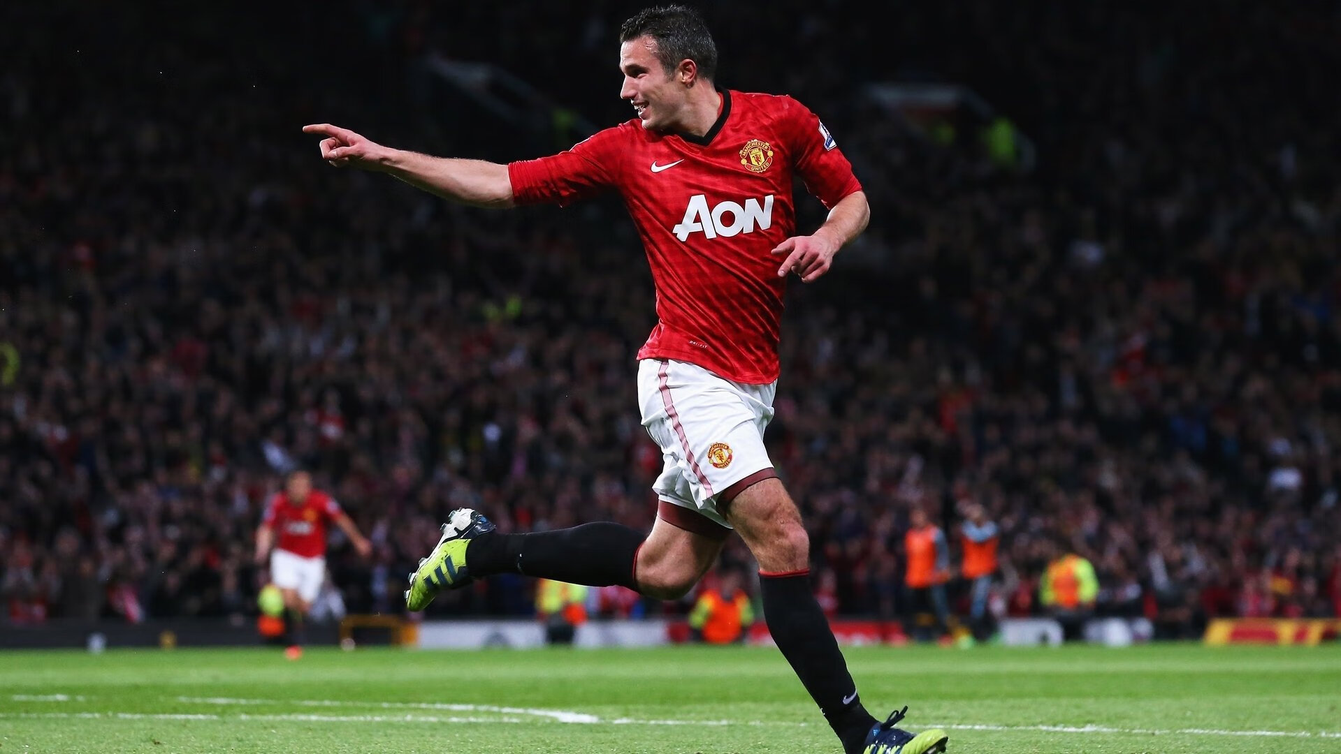 欧冠周边:球迷自制文化与创意应援,欧冠宣传